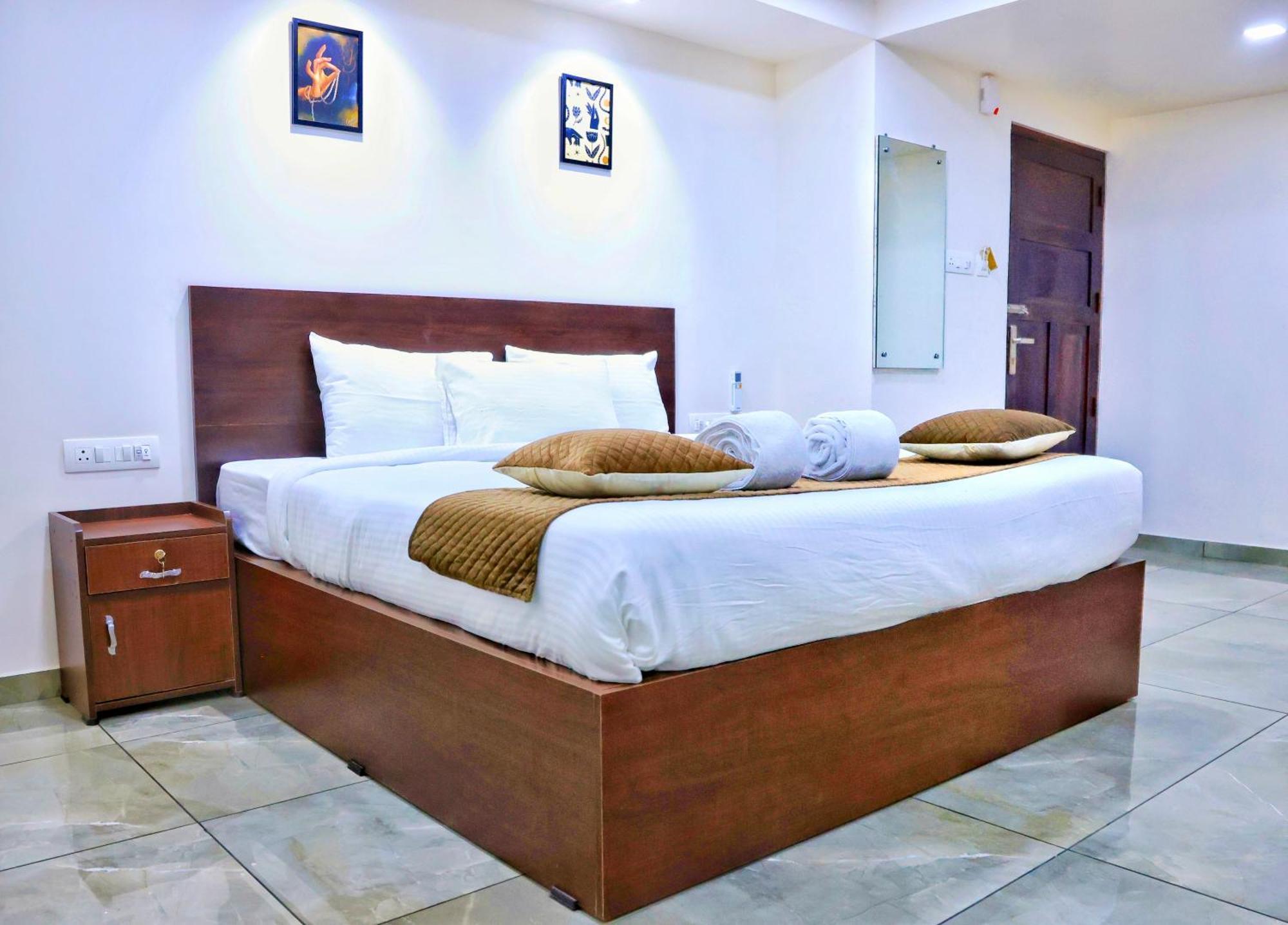 Reach Inn Kochi Exterior foto